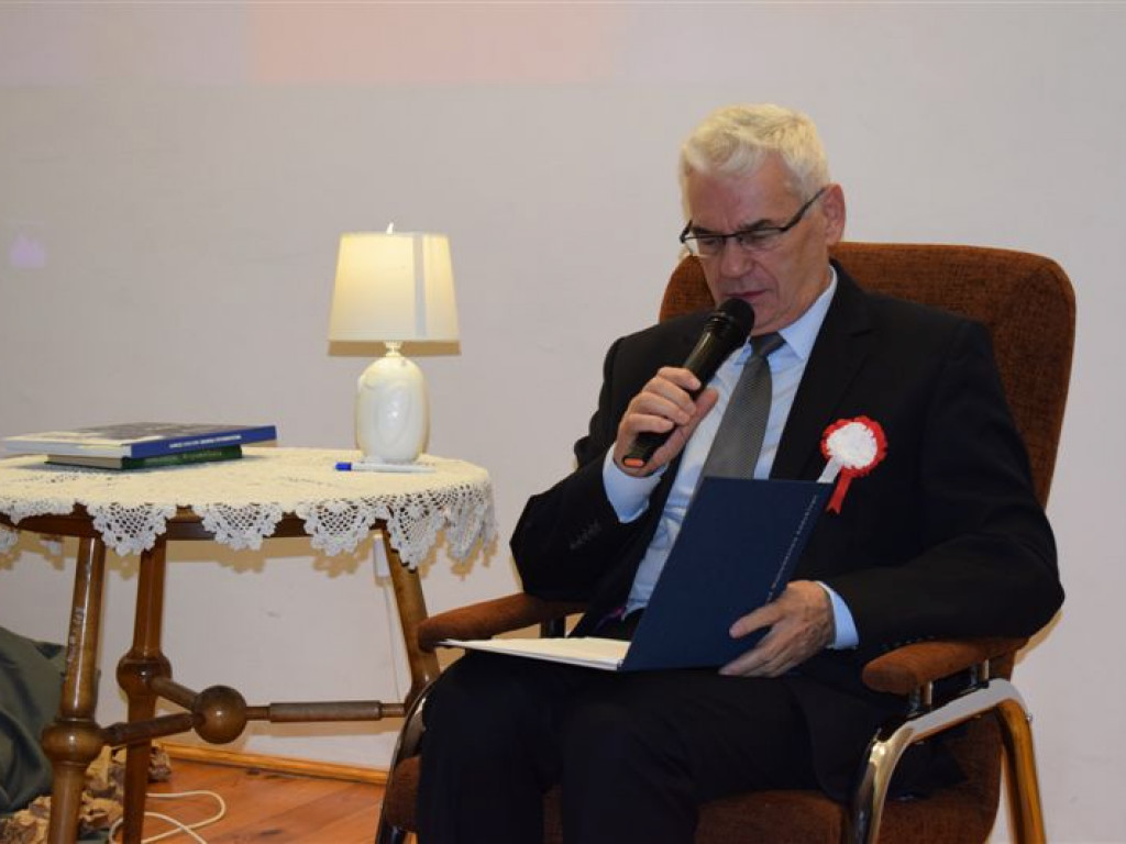 Patriotyczny wieczór w łowickiej bursie