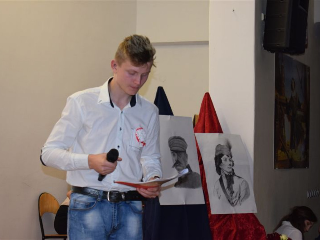 Patriotyczny wieczór w łowickiej bursie