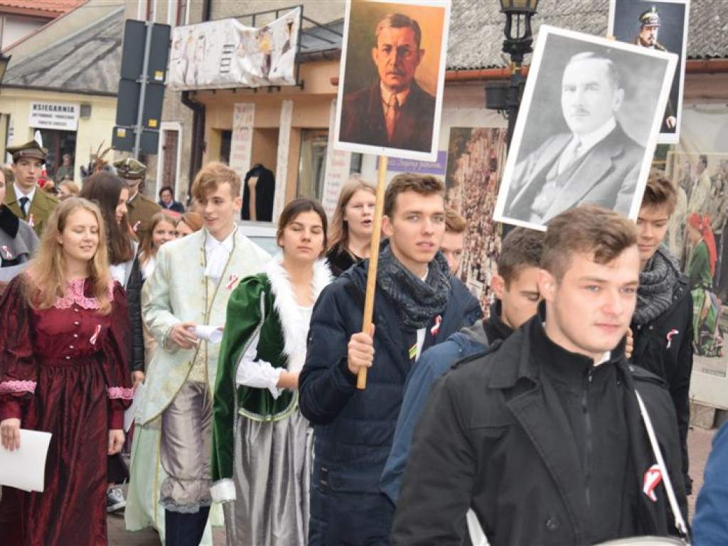 Rekord dla Niepodległej - szkoły pijarskie