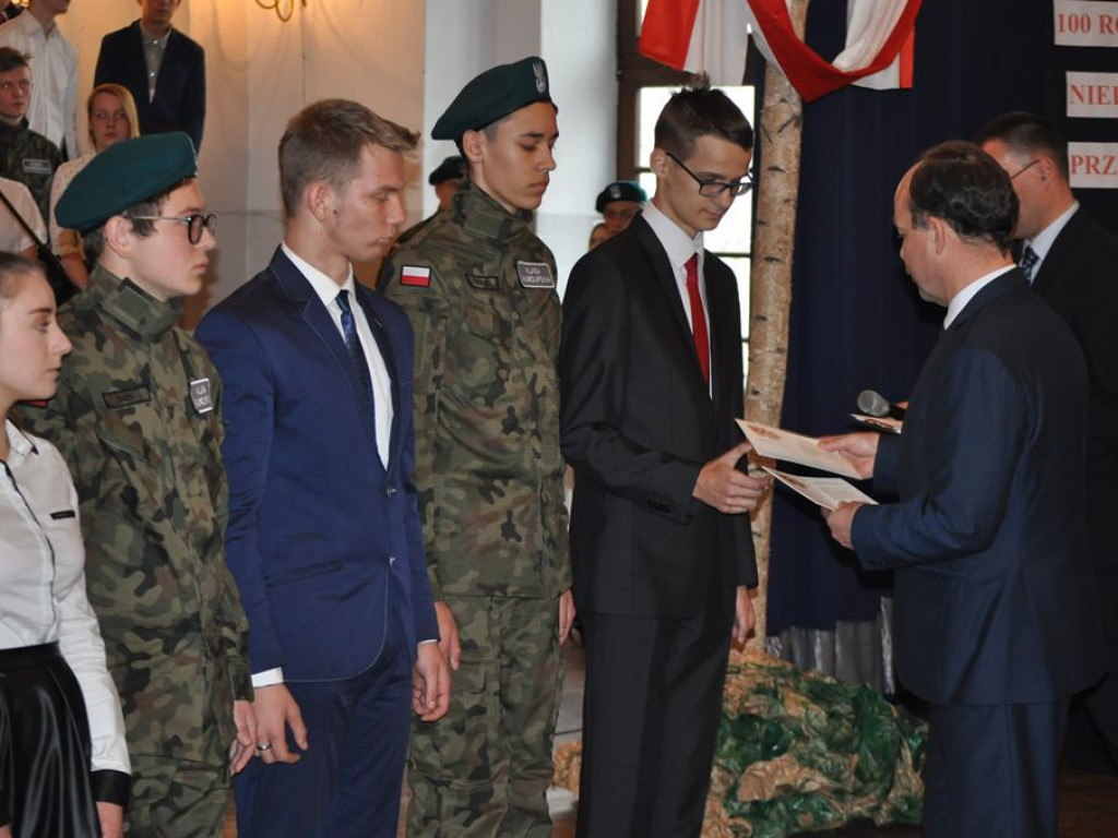 Rekord dla Niepodległej: Patriotycznie przy Podrzecznej [foto+film]