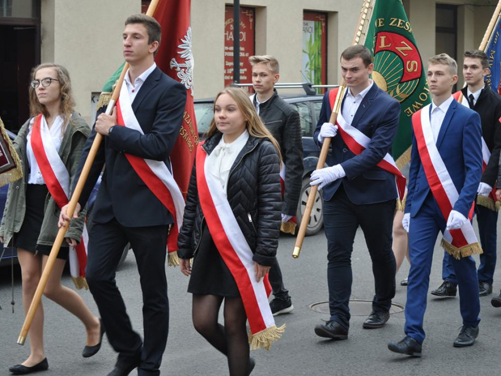 Rekord dla Niepodległej: Patriotycznie przy Podrzecznej [foto+film]