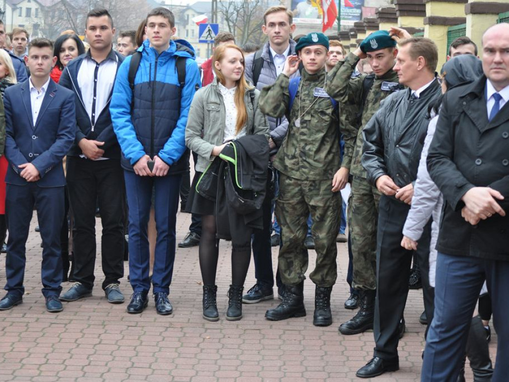 Rekord dla Niepodległej: Patriotycznie przy Podrzecznej [foto+film]