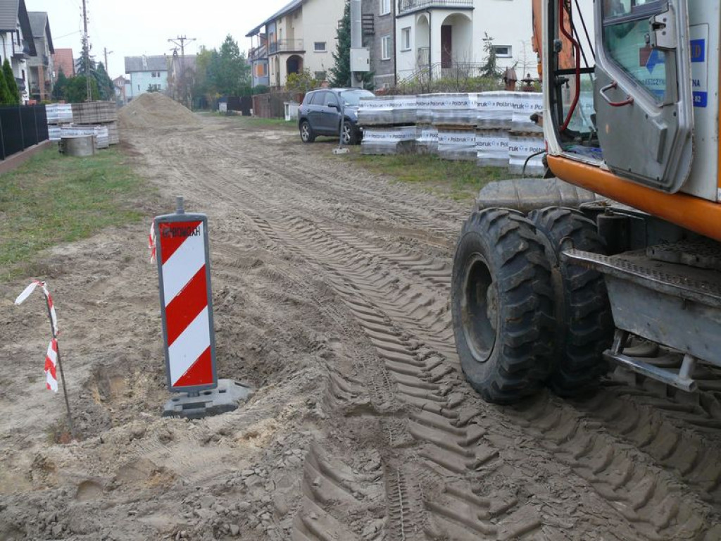 Trwa budowa nawierzchni na ul. Paderewskiego i Moniuszki