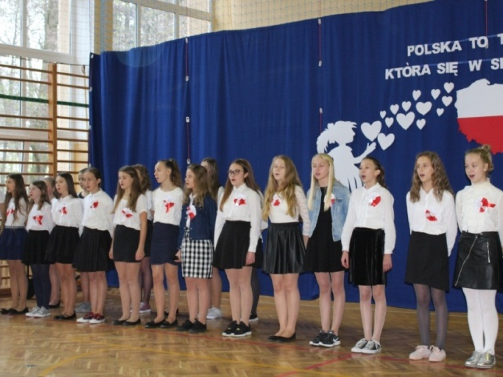 Rekord dla Niepodległej - hymn wybrzmiał w Kocierzewie [FILM]