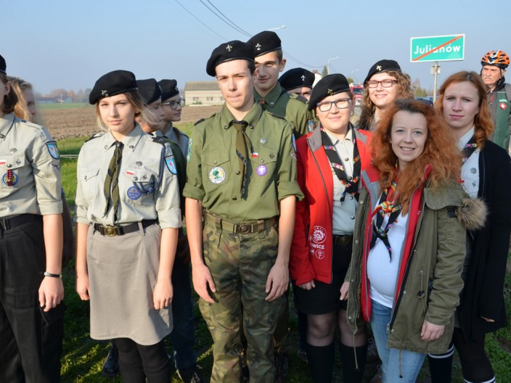Uroczystości z apelem poległych w Julianowie