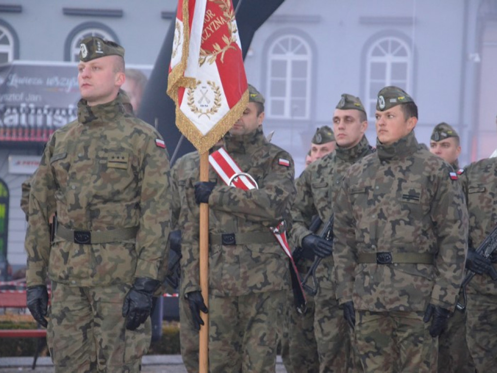 Niecodzienny, niepodległościowy piknik na Nowym Rynku (galeria zdjęć)