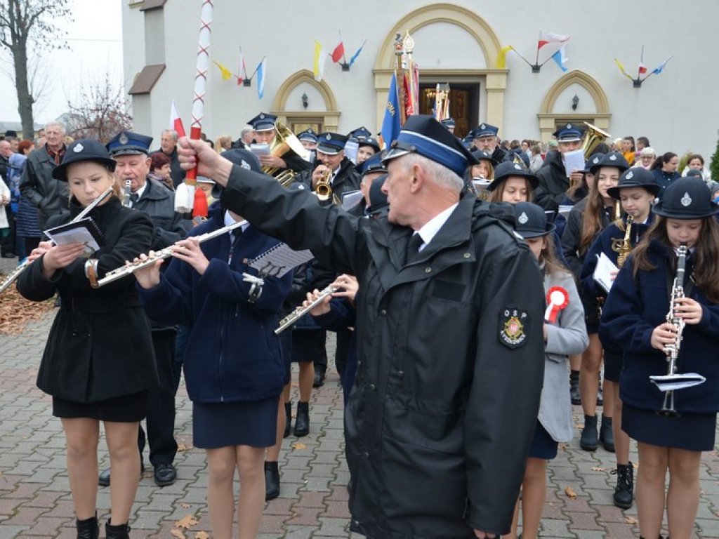 Uroczystości niepodległościowe i kościelne w Łyszkowicach