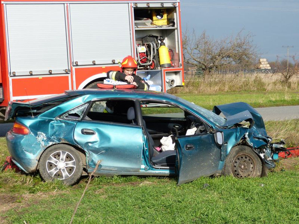 Wypadek 2 samochodów w okolicach Zakulina. Są osoby poszkodowane