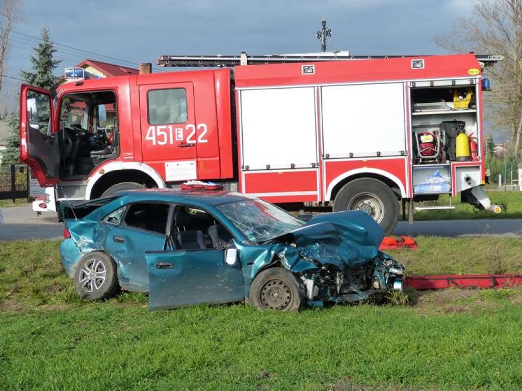 Wypadek 2 samochodów w okolicach Zakulina. Są osoby poszkodowane