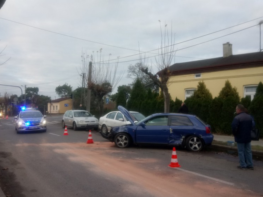 Zderzenie przy cmentarzu w Głownie