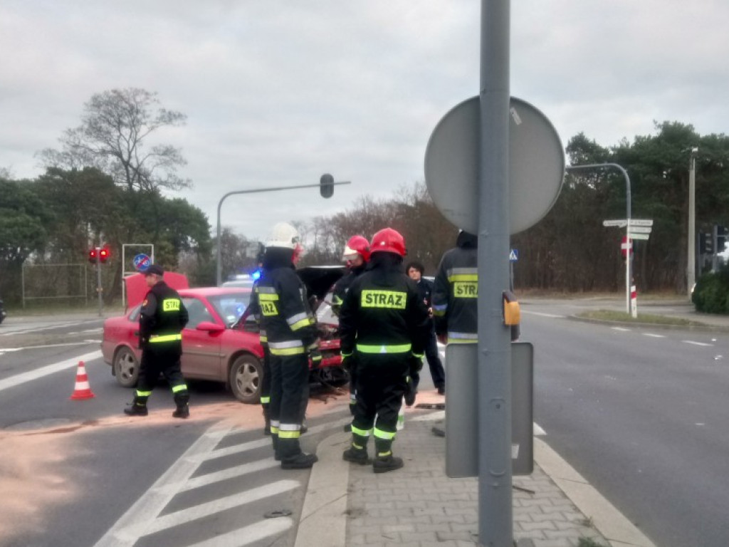 Zderzenie przy cmentarzu w Głownie