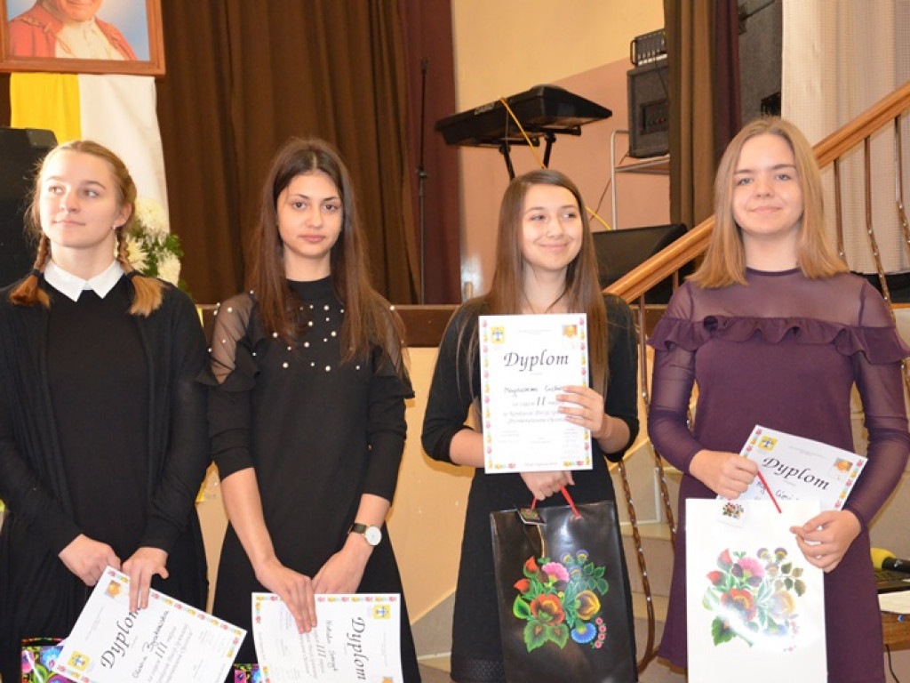 Młodzież recytowała na Korabce