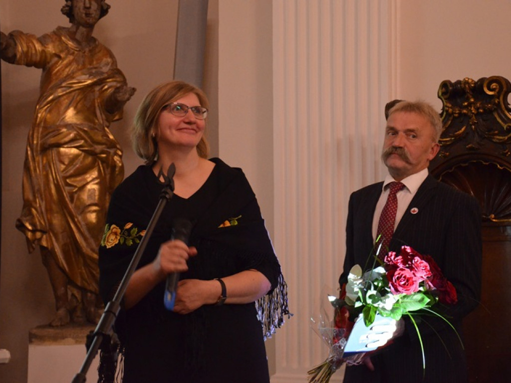 Ksinzoki zaśpiewały patriotycznie, po łowicku