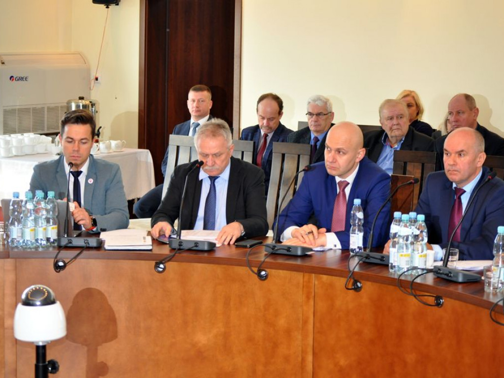Jaka koalicja będzie rządzić w powiecie: z PiS czy anty-PiS?