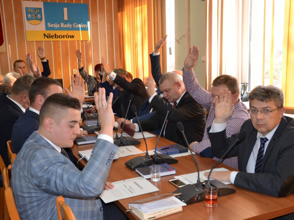 Jarosław Papuga zaprzysiężony na wójta gminy Nieborów