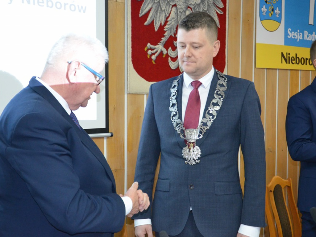Jarosław Papuga zaprzysiężony na wójta gminy Nieborów