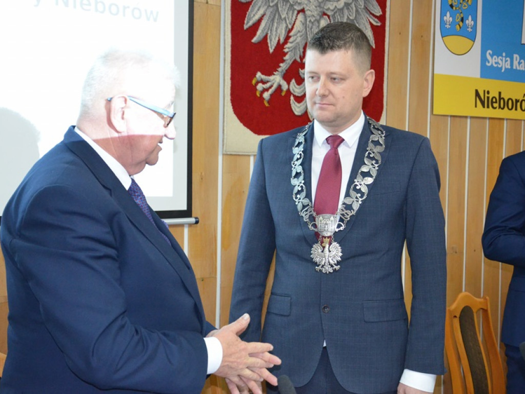 Jarosław Papuga zaprzysiężony na wójta gminy Nieborów