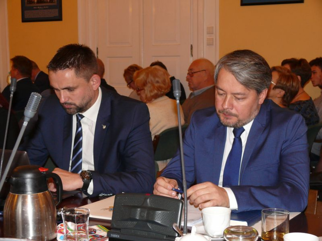 Dwaj dotychczasowi burmistrzowie nie 