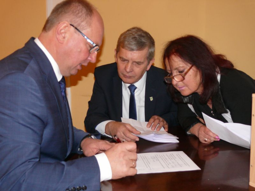 Dwaj dotychczasowi burmistrzowie nie 