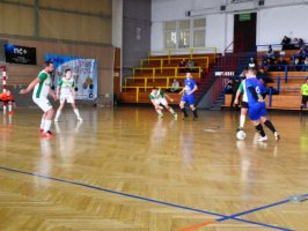 Dwa zespoły nadal z kompletem punktów
