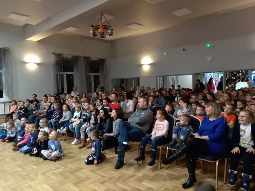 Domaniewice: Elfy królują na scenie GOK-u