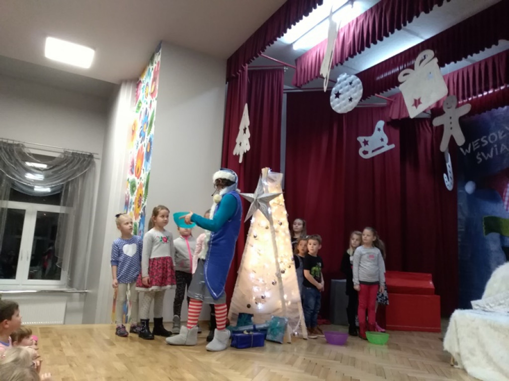 Domaniewice: Elfy królują na scenie GOK-u