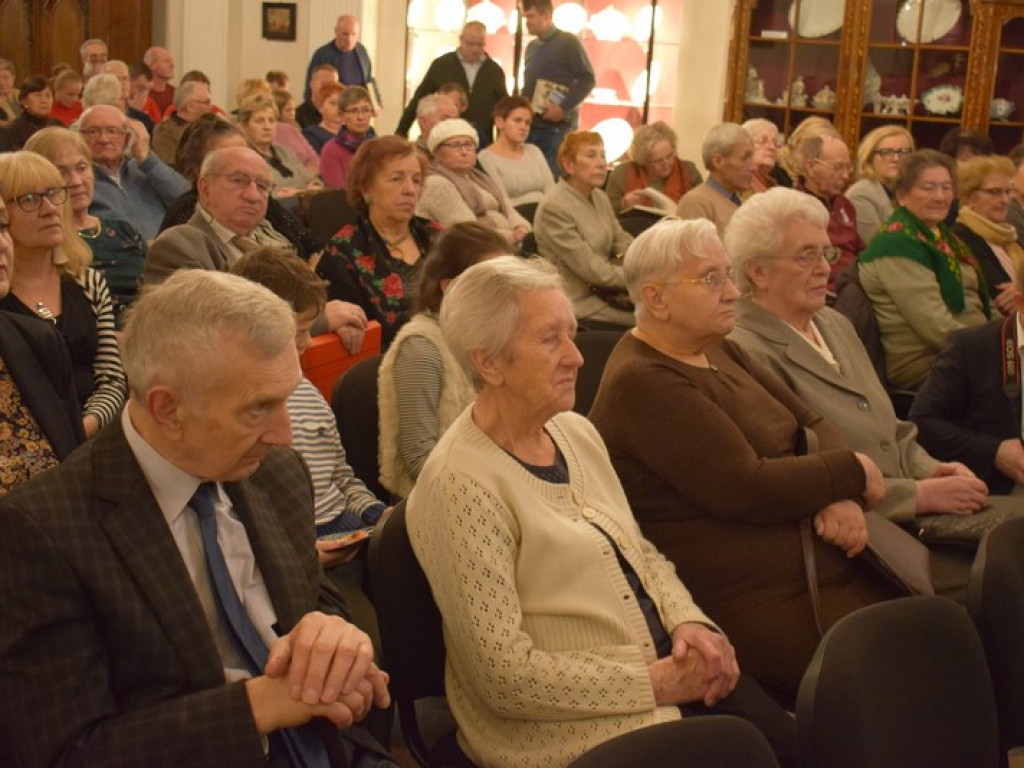 Pełna sala na promocji antologii Mariana Moskwy