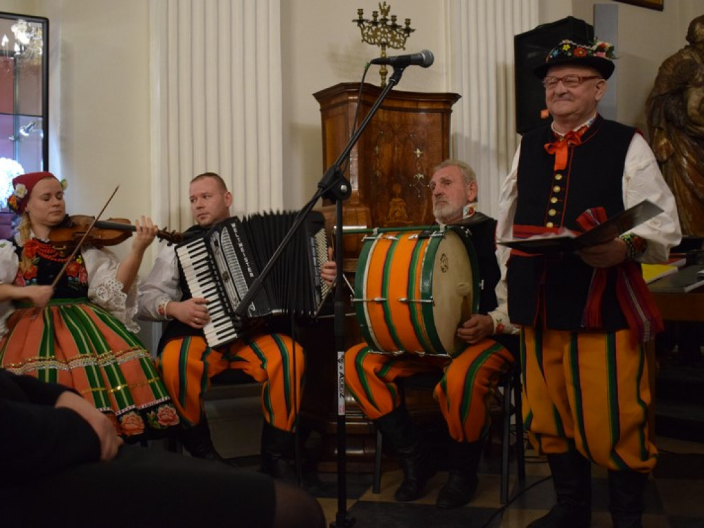 Pełna sala na promocji antologii Mariana Moskwy
