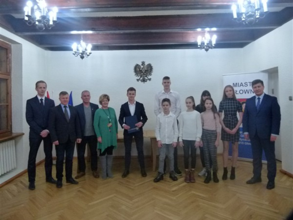 Burmistrz nagrodził zdolnych sportowców