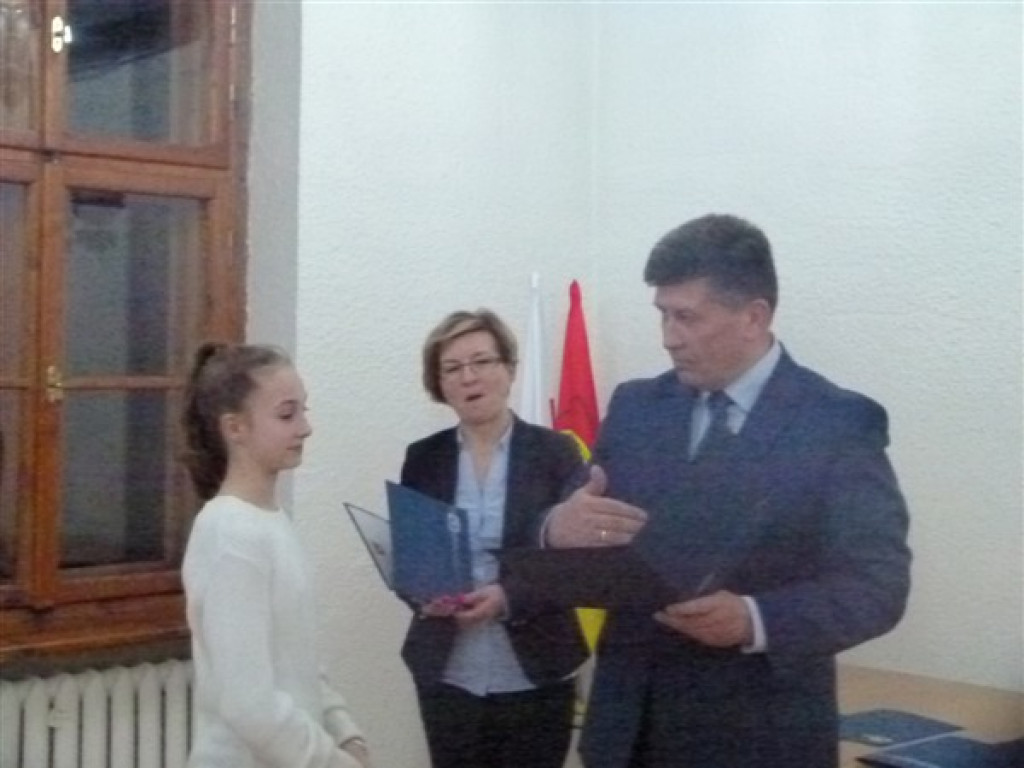 Burmistrz nagrodził zdolnych sportowców