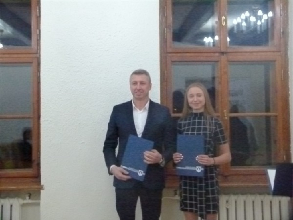 Burmistrz nagrodził zdolnych sportowców