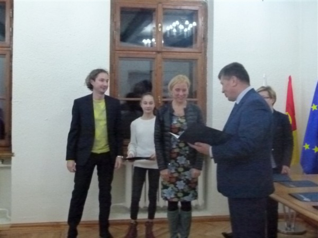 Burmistrz nagrodził zdolnych sportowców