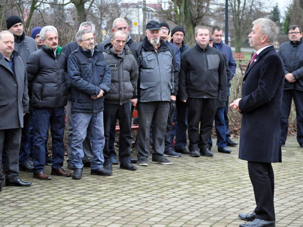 Rozłam w łowickiej Solidarności widać było pod pomnikiem
