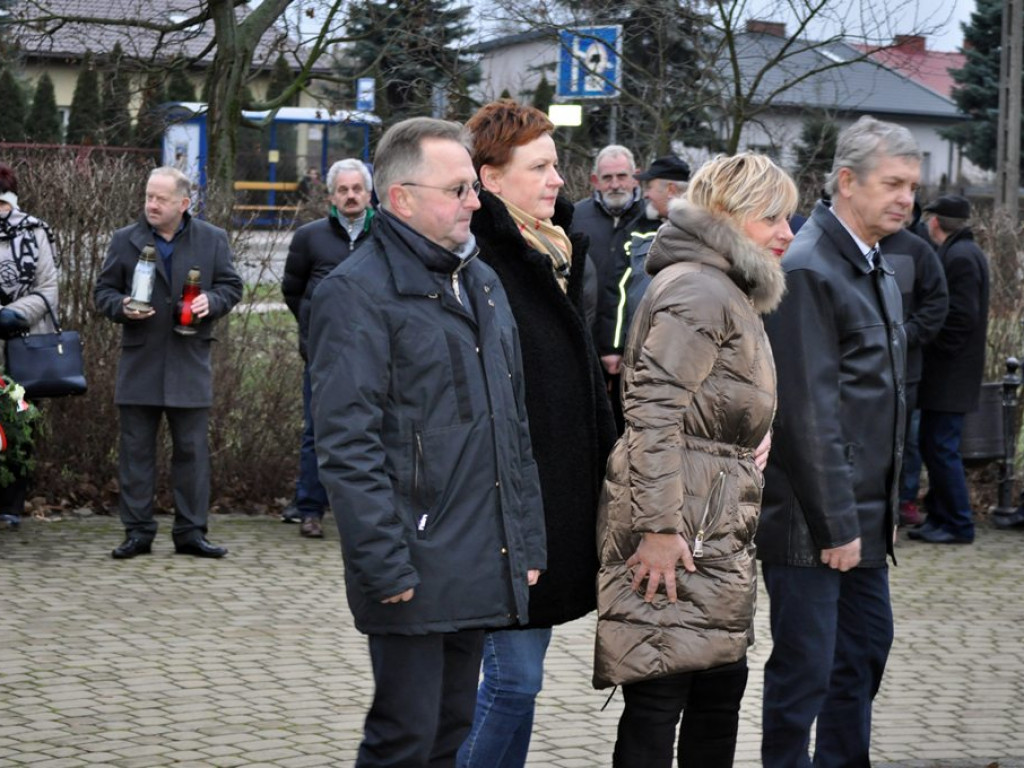 Rozłam w łowickiej Solidarności widać było pod pomnikiem