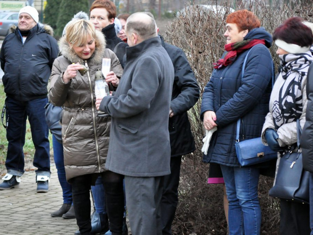 Rozłam w łowickiej Solidarności widać było pod pomnikiem