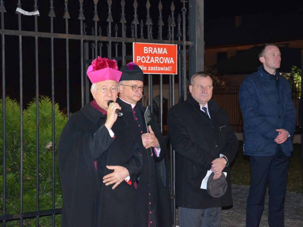Relikwie bł. księdza Popiełuszki powitane w katedrze