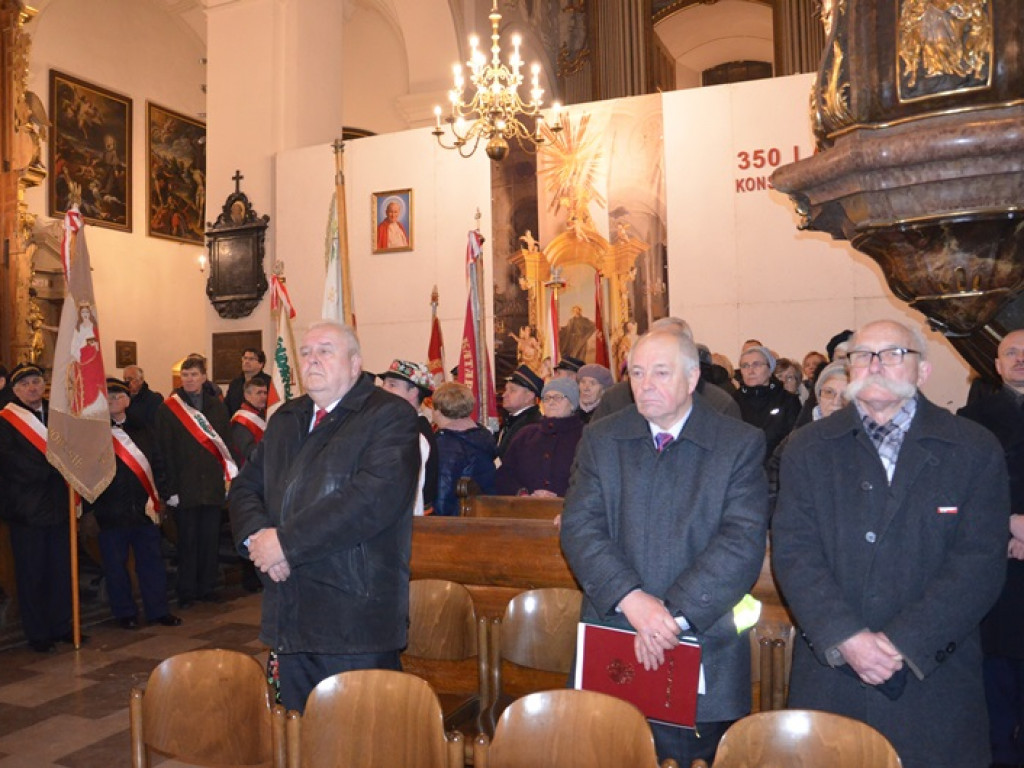 Relikwie bł. księdza Popiełuszki powitane w katedrze