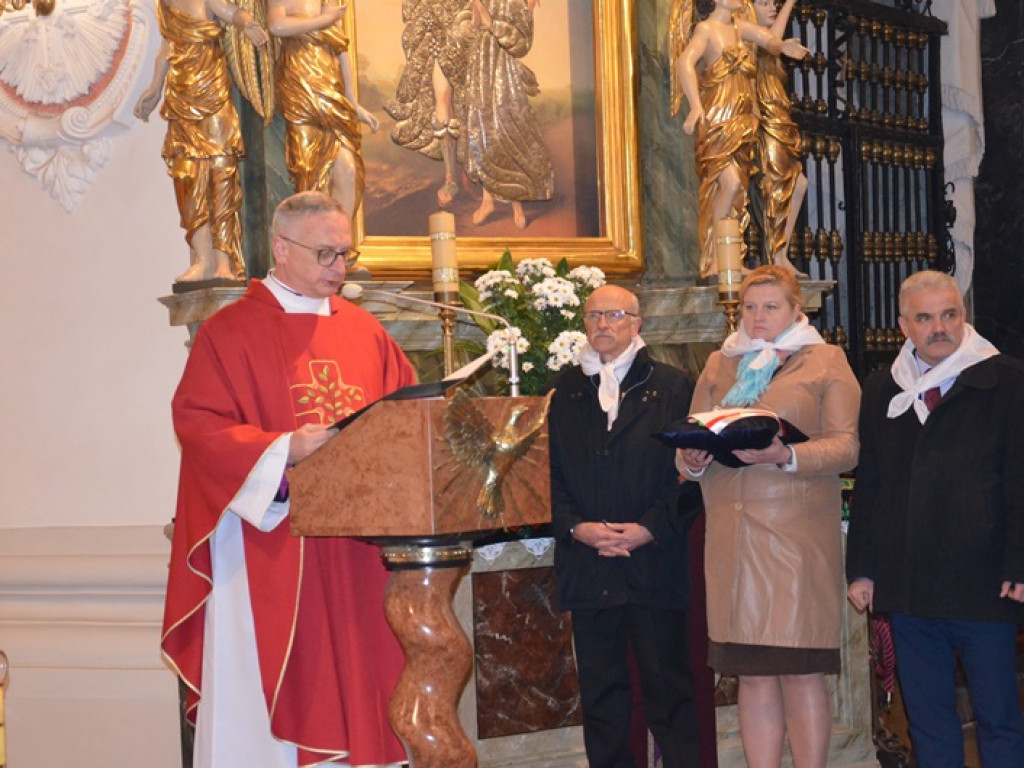 Relikwie bł. księdza Popiełuszki powitane w katedrze