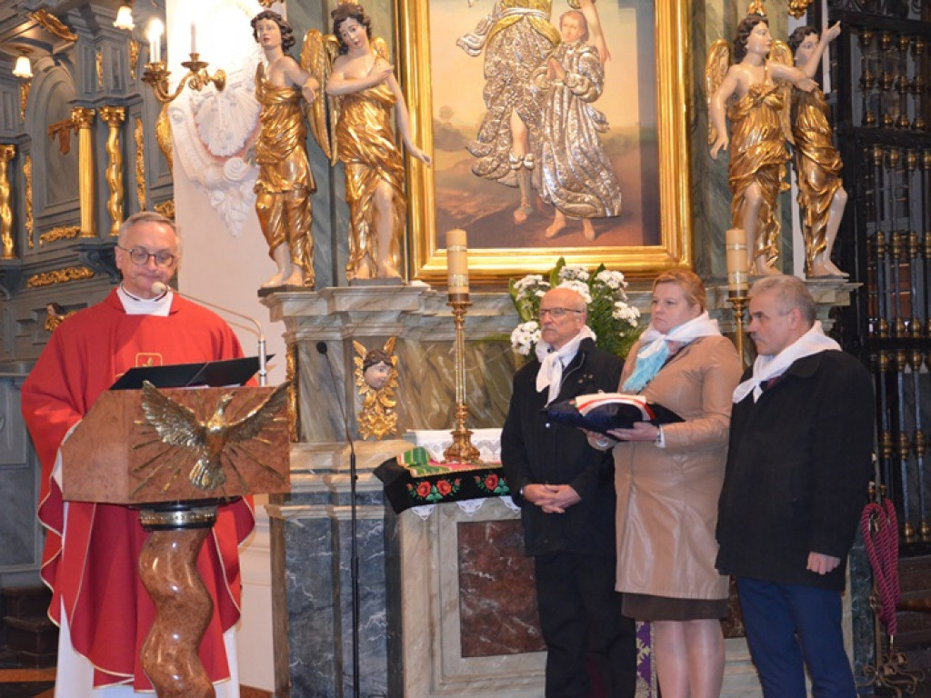 Relikwie bł. księdza Popiełuszki powitane w katedrze