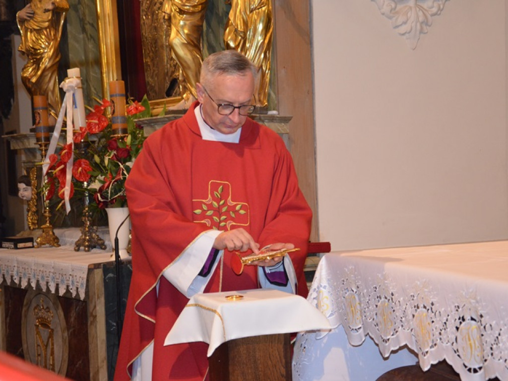 Relikwie bł. księdza Popiełuszki powitane w katedrze