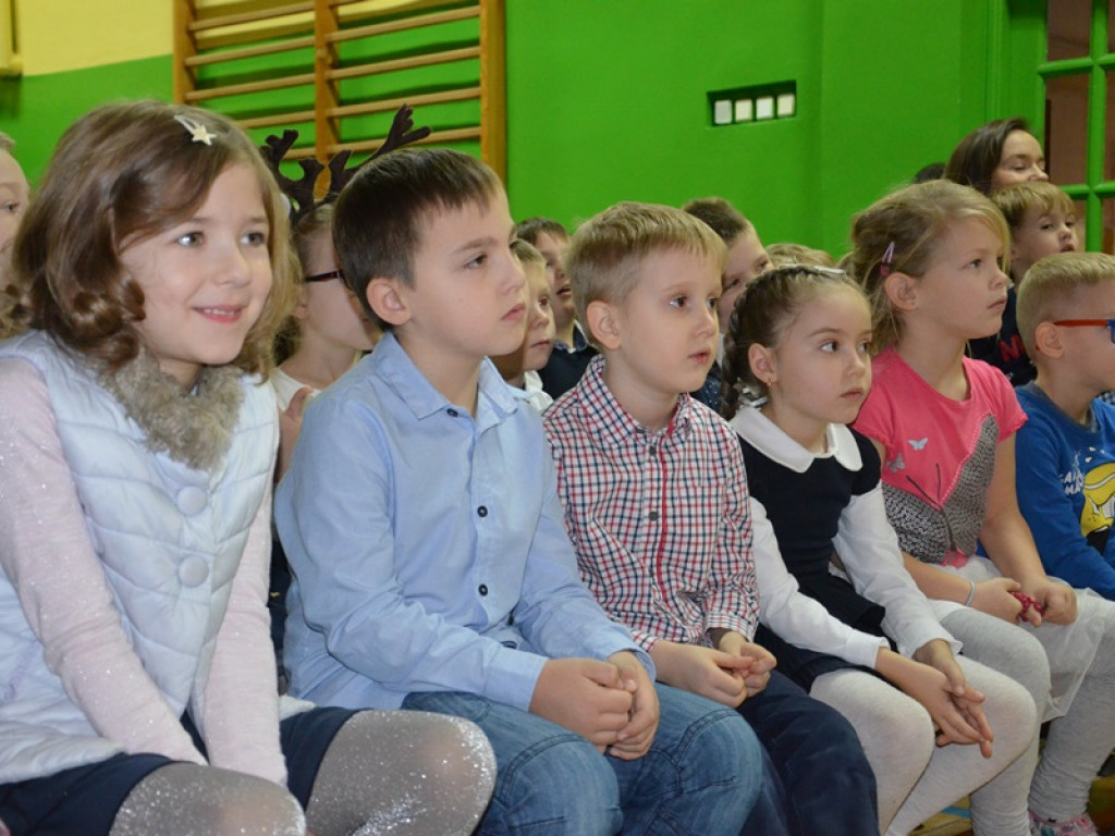 Jasełka z żywym Jezuskiem w Popowie