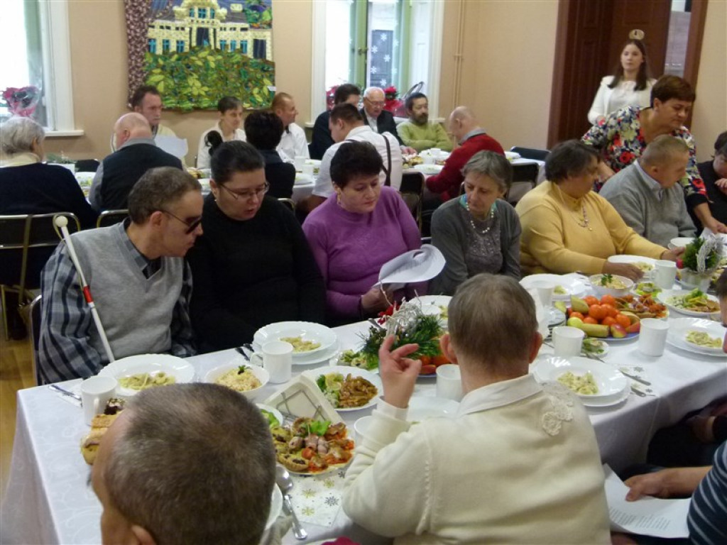 Głowno: pierwsza wigilia w nowej siedzibie ŚDS