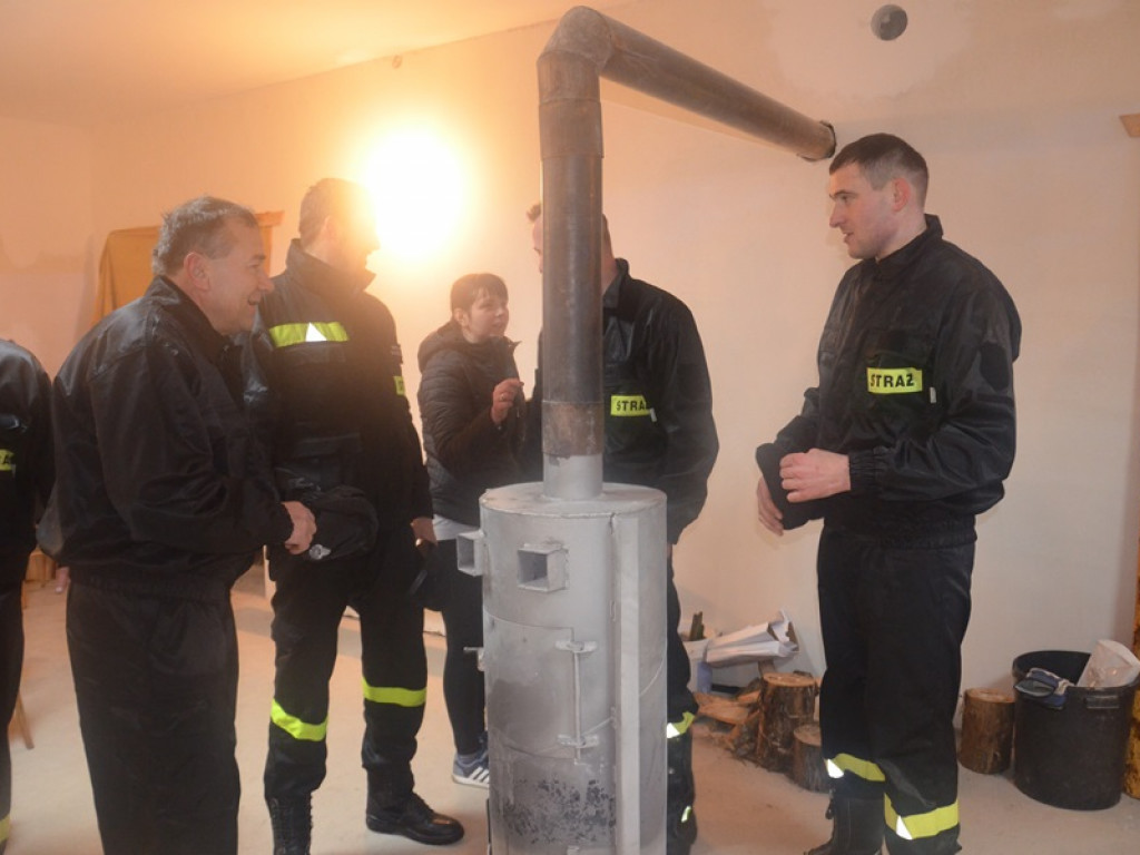 Huczne powitanie nowego samochodu w OSP Witusza