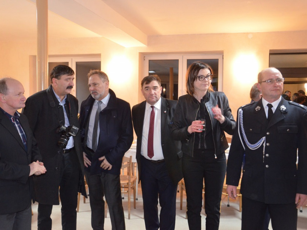 Huczne powitanie nowego samochodu w OSP Witusza