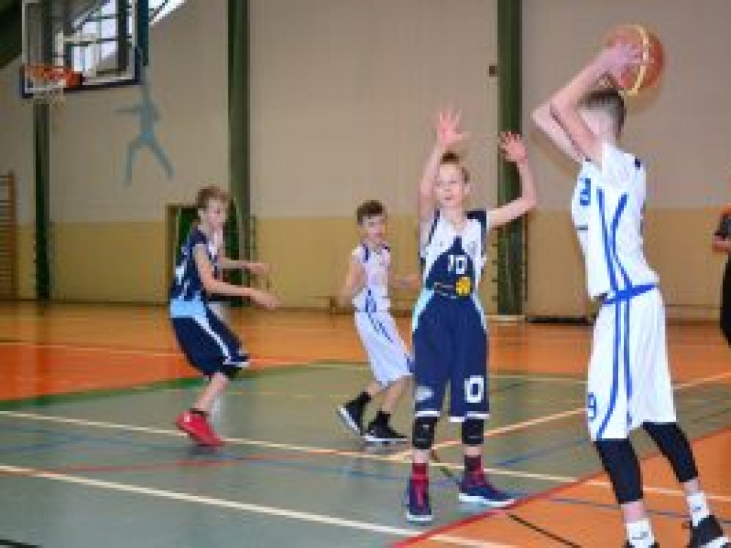 Wysokie zwycięstwo Księżaka-2005 Łowicz