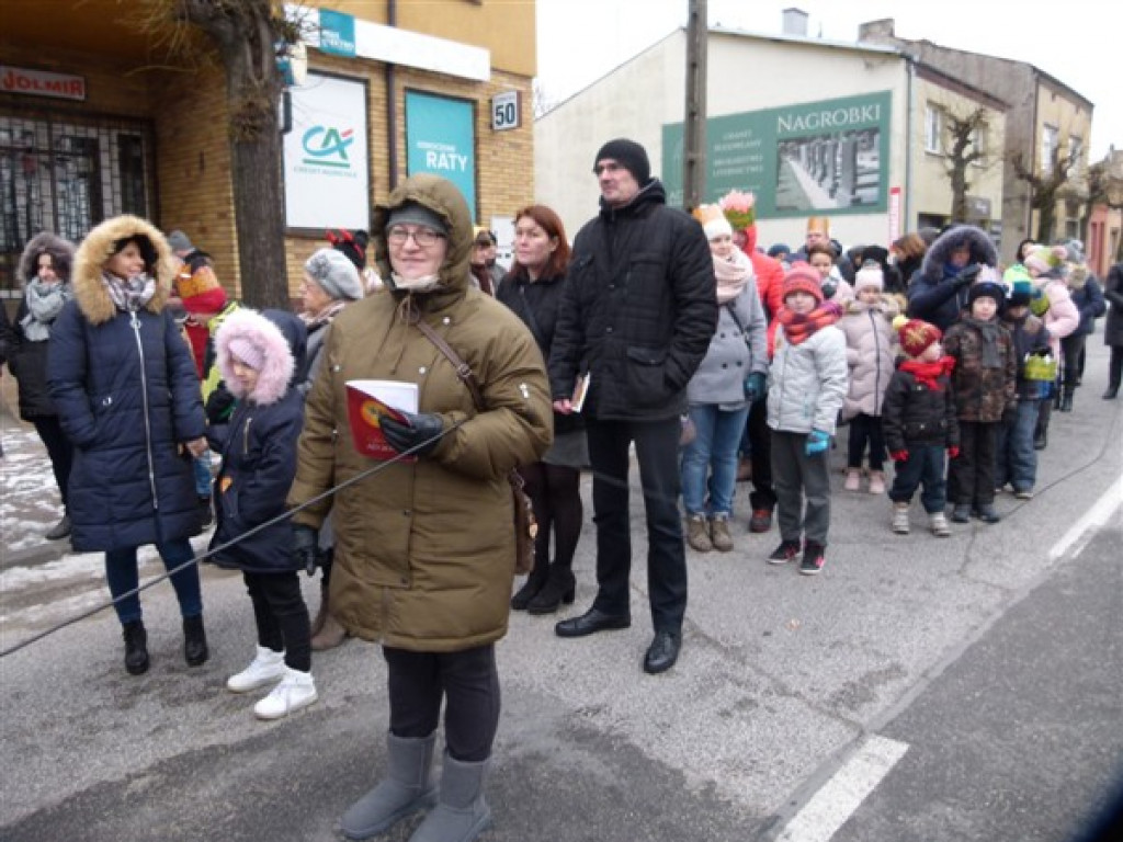 Orszak Trzech Króli przeszedł ulicami Głowna