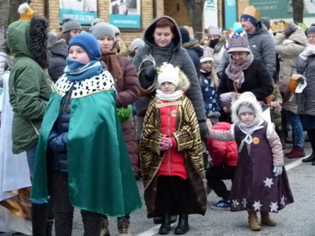 Orszak Trzech Króli przeszedł ulicami Głowna