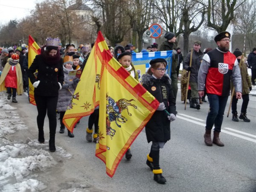 Orszak Trzech Króli przeszedł ulicami Głowna