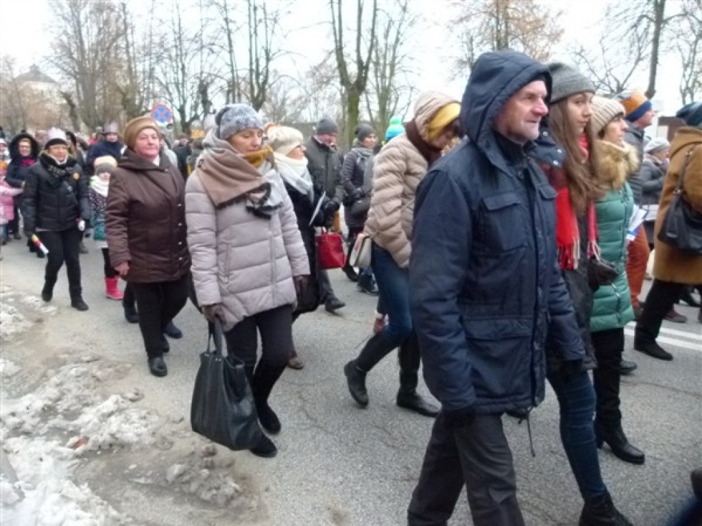 Orszak Trzech Króli przeszedł ulicami Głowna