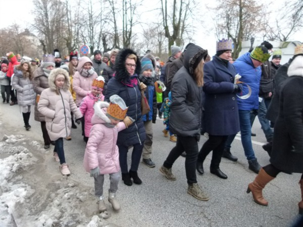 Orszak Trzech Króli przeszedł ulicami Głowna
